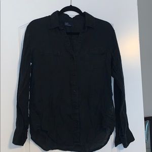 Women’s Linen Button Down